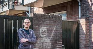 De nijmegenaar wordt ervan verdacht flessen naar de politie en auto's te hebben gegooid. Nico Woont In De Beruchte Piersonstraat Als Ik Oud Genoeg Was Geweest Had Ik Vast Meegedaan Aan De Rellen Nijmegen Gelderlander Nl