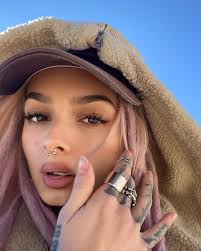 Selfie Sunday 💨🤎comment a brown emoji 🍩🐻🧳