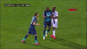 O site oficial do fc porto com as ultimas notícias, jogos, multimedia center, livestream, live game, destaques dos jogos, perfis dos jogadores, modalidades, área de socio, loja online. Marega Se Revolta Com Ofensas Racistas Abandona Jogo Do Porto E Desabafa Va Se F Futebol Portugues Ge