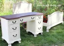 Gorgeous Antique Mahogany Bed Painted In Creamy White Mahogany Bed Mahogany Furniture Painting Furniture Diy