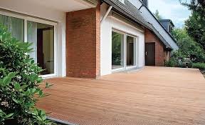 Einfassung Unterkonstruktion Und Verlegung Fur Die Terrasse Aus Holzdielen Zeigen Wir In Dieser Anleitung Terrasse Mit Terrassendielen Terrasse Holz Terrasse