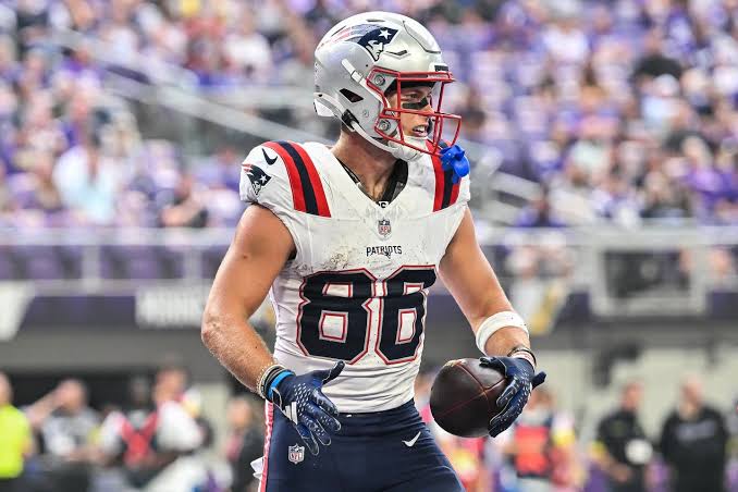 How Efton Chism has stayed involved while inactive to start his NFL career  - 98.5 The Sports Hub - Boston's Home For Sports
