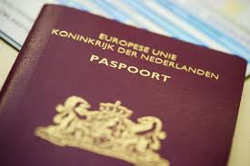 Model nationaal paspoort met 34 bladzijden, dan wel met 66 bladzijden (zakenpaspoort), voorzien van standaardclausule vii. Meer Britse Verzoeken Om Nederlands Paspoort Buitenland Ad Nl