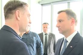 Chociaż placówka medyczna nie ujawnia jaki jest jego stan zdrowia, pojawiają się pierwsze nieoficjalne informacje o chorobie dziennikarza. Tomasz Lis Opublikowal Film Tak Bedzie Wygladal Koniec Rzadow Pis Otopress
