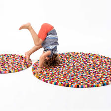 Tolle kinderzimmer deko, weiche spielunterlage., durchmesser 114 cm, höhe 1,5 cm großhandel kinder teppich kriechen teppiche lernen teppiche kinder kinder spielen bereich teppich für boden, kinder spielen. Lotte Okologischer Natur Teppich Fur Kinder Von Myfelt Afilii