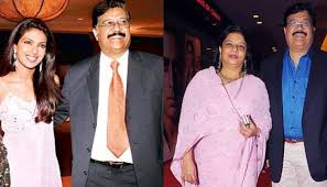 You can also see all other indian bhabhi pictures from this link. Priyanka Chopra And Madhu Chopra Remember Ashok Chopra On His Death Anniversary