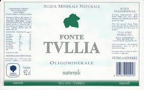 Un'acqua minerale naturale non può menzionare di essere a basso contenuto di sale o di sodio, oppure di essere indicata per le diete povere di sodio, se il suo tenore di sodio è uguale o superiore a 20 mg/l, a prescindere dalla forma chimica del sodio. Etichetta Fonte Tvllia