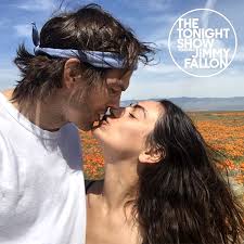 Ashton kutcher gave back his ticket for virgin galactic's next space flight. Ashton Kutcher Kisses Mila Kunis In Sweet Snap People Com