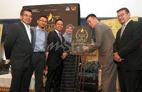 Mazuin hamzah dan pengiran sufri (adinda sultan brunei). Enam Datuk Pahang Bakal Jayakan Konsert Diraja Hiburan Mstar