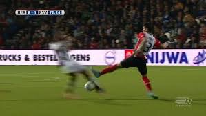 Oussama tannane krijgt een schorsing van één wedstrijd. Hector Moreno Produces A Dangerous Tackle Oussama Tannane Daily Mail Online