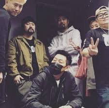 황금숲 작가 견지 / 류화 / 윤소리 총편수 총 18화. Enykliqdte Pnm