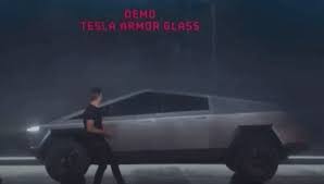 While unveiling his new cybertruck, elon musk asked one of his colleagues to demonstrate the toughness of its armor glass windows by throwing a metal ball at them. Nach Cybertruck Fail Tesla Verkauft Kugelsichere T Shirts