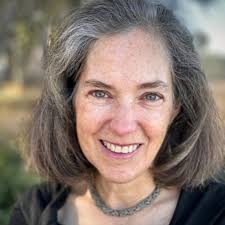 Elizabeth Hazard's Instagram, Twitter & Facebook