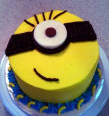 Minion banana macarons with coconut buttercream frosting recipe explained step by step thank you kelly. Minion Cake Happy Birthday Aunties M Em