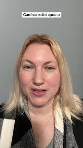 Katie Masters's Instagram, Twitter & Facebook