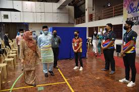 Dia bisa dipanggil paksa, katanya saat dihubungi republika.co.id, rabu (16/6). Mohe Menteri Pengajian Tinggi Bersama Pengurusan Tertinggi Kpt Meninjau Program Imunisasi Covid 19 Di Pusat Pemberian Vaksin Ppv Universiti Kebangsaan Malaysia Ukm