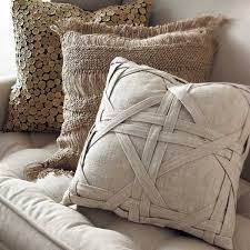 Whether you want it more minimal or over the top, this diy can suit any style. Pin By Tamara Vujin On Craft Ideas Diy Pillows Pillows Pillow Crafts