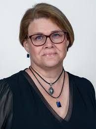 Kelly Mast's Instagram, Twitter & Facebook