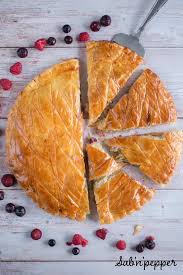 Galette Des Rois Aux Fruits Rouges Sans Frangipane Sab N Pepper Recette Galette Des Rois Galette Des Rois Frangipane Galette
