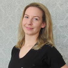 Vanessa Oswald's Instagram, Twitter & Facebook