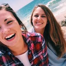 Caitlin Browne (@caitlinnbrowne)