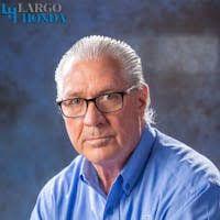 Marty Bean's Instagram, Twitter & Facebook