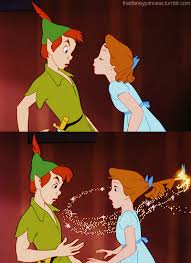 Peter Pan Wendy Kiss Peter Pan Disney Peter Pan Disney Aesthetic