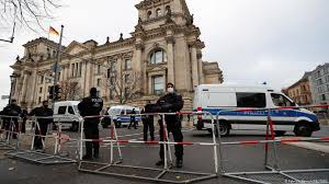 The bundestag and the european parliament. Anti Coronavirus Protests How Safe Is The German Parliament Germany News And In Depth Reporting From Berlin And Beyond Dw 19 11 2020
