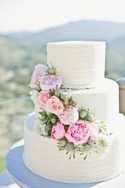 Cascading black and white pointed flowers with white centres. 40 Wedding Cakes With Roses You Just Can T Resist