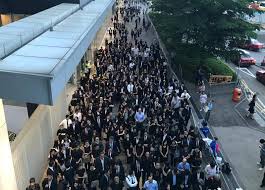 234,005 次赞 · 12,409 人在谈论. æ³•å¾‹ç•Œé»'è¡£éŠè¡Œè­¦æ–¹æŒ‡é«˜å³°æ™‚æœ‰880äºº å•†å°æ–°èž Line Today