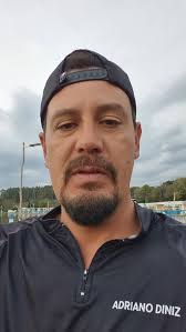 Lugar de lixo e na lixeira.