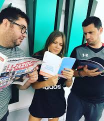 Ⓩⓤ♬ radio zu romania ♬ⓩⓤ. Radio Zu Colega Emma CautÄ Sugestii De CÄrÈi Pe Care SÄ Facebook