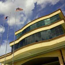 Perpustakaan pĕr.pus.ta.ka.an atau kutubkhanah ku.tub.kha.nah ialah sebuah bangunan yang menyimpan pelbagai koleksi sumber maklumat dan menyediakan perkhidmatan, diuruskan untuk digunakan, dan diuruskan oleh perbadanan awam (pemerintahan), institusi mahupun persendirian. Perbadanan Perpustakaan Awam Johor 9 Tips From 1829 Visitors