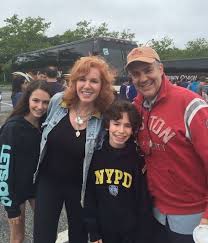 Liz claman was born on december 12, 1963 in beverly hills, california, usa as elizabeth kate claman. Liz Claman Married Life With Husband Children Net Worth Salary Family