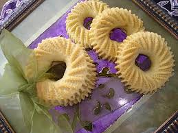 Kaak Nakash Ingredients 1 Kg De Farine 1 4 De Litre D Huile 1 Sachet De Levure Chimique 1 Petit Verre A The D Eau De Fleur D Arabic Food Arabic Dessert Cookies