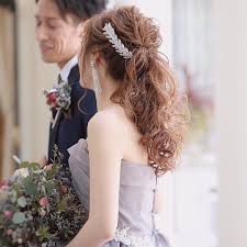 憧れるほどかわいい ポニーテールがお似合いな花嫁さん hanapla ハナプラ ウェディング ヘアスタイル ウェディング ポニーテール 結婚式 ポニーテール