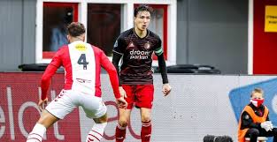 'iedereen is weer terug van interlands, dat is leuk. Zeer Aangeslagen Berghuis Valt Uit In Spektakelstuk Fc Emmen Feyenoord Voetbalprimeur Nl