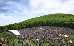 Tradiții și obiceiuri de rusalii! Ziua De Cluj Mii De Persoane La Pelerinajul De Rusaliile Catolice Directorul Untold Care E DiferenÈ›a Intre Pelerinajul De Azi È™i Un Festival