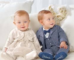 Prima parte del tutorial per realizzare il vestitino da battesimo all'uncinetto. Bambini Al Battesimo Come Scegliere I Vestiti Per La Cerimonia Nostrofiglio It