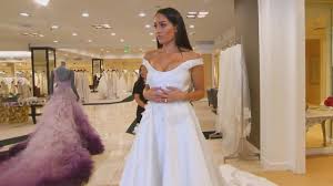 Brie bella (l) nikki bella (r) or mom kathy (c). Nikki Bella Didn T Feel Right Trying On Wedding Dresses Prior To John Cena Split Youtube