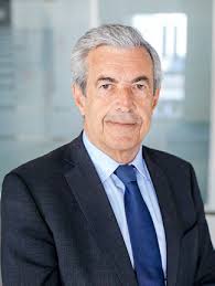 LE COLLÈGE ET L'ORGANISATION DE LA HAUTE AUTORITÉ