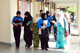 It has components of american english malaysian literature — life in malaysia culture cuisine demographics economy education ethnic groups film health holidays languages litera … Learning Of English In Malaysia Studymalaysia Com
