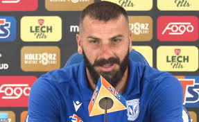 Znalazł swoje miejsce na ziemi, ale korzeni nie zapuści. Lech musi szykować  się do pożegnania Mikaela Ishaka