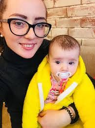 Tara Luna's Instagram, Twitter & Facebook