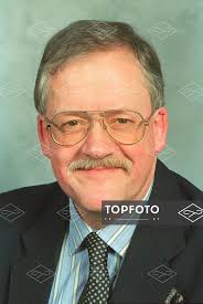 ROGER HELMER Conservative European Parliamentary Candidate for the East  Midlands. Universal Pictorial Press Photo URM 015871/I-16 25.02.1999 ***  Local Caption *** .