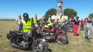 Check spelling or type a new query. Photos Quand Le Tour De France Des Motos Anciennes Fait Escale Dans Le Poitou