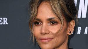 Halle berry's skincare routine for her flawless face is simpler than you think. Halle Berry Claps Back Over Comment That She Can T Keep A Man Cnn