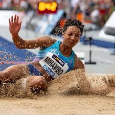 Sie absolvierte auch sprints und siebenkämpfe Weitspringerin Malaika Mihambo Die Nummer Eins Der Welt Sport A Z
