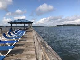 Hilton Head Island Bluewater Resort Hilton Head Island Plenty Of Chairs To Relax On Even When It Is Really Hot Out Hilton Head Island Resort Hilton Head