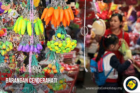 Pas malam pertama percobaan pertama gagal, mr p sama sekali gak bisa masuk, suamiku juga masih nyari2 lubang, saya juga ngerasa periiih banget. Pasar Malam Cameron Highland C Letsgoholiday My